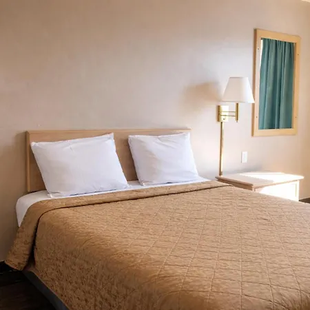 Tree Inn & Suites Albuquerque-2