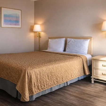Tree Inn & Suites Albuquerque-3